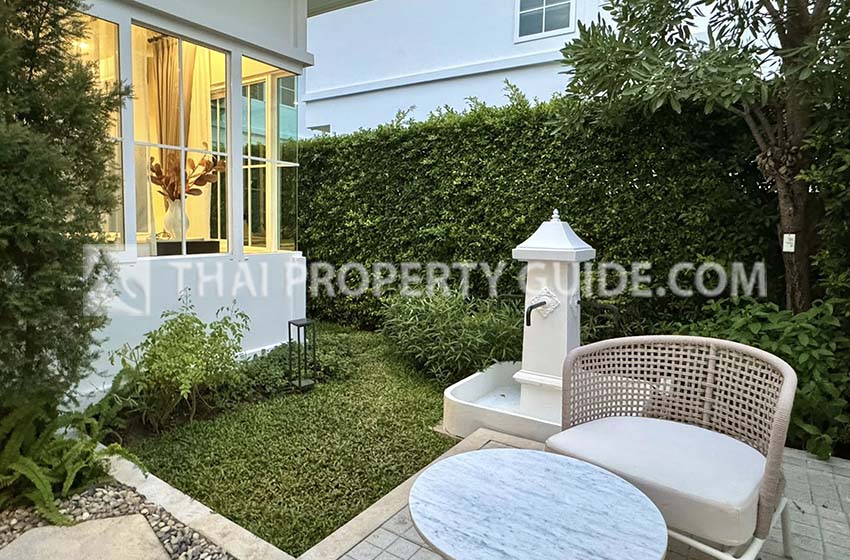 House with Shared Pool in Bangnatrad 